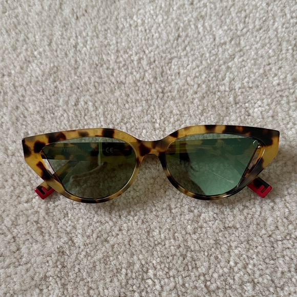 Fendi Way Tortoise Shell Cat-Eye Sunglasses main image 10